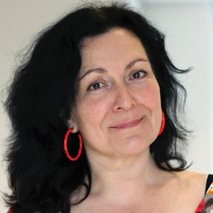 Beate Völker, hoogleraar stadssociologie aan de Universiteit Utrecht, directeur van het Nederlands Studiecentrum Criminaliteit en Rechtshandhaving (NSCR) in Amsterdam en gespecialiseerd in vriendschap