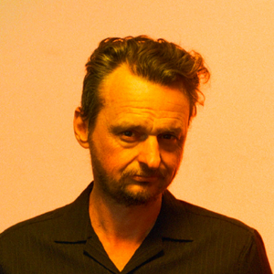 Portret van KVS-directeur Michael De Cock. 