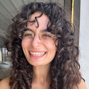 Maria Dogahe (Dramaturg en programmator bij het Kaaitheater)